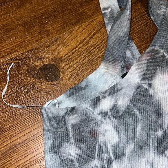 Kendall & Kylie Light Blue & Gray Tie-Dye Crossover Halter Knit Crop Top Size S - Picture 7 of 10
